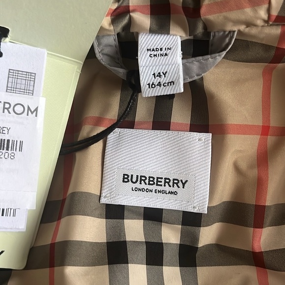 Burberry Landry padded jacket with down filling and hood, NEW - Picture 11 of 17